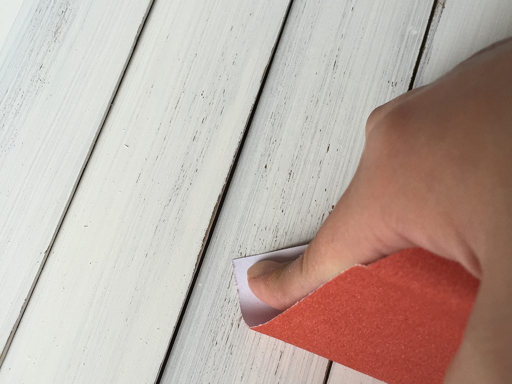 初めてのdiy アンティーク加工でフレンチナチュラルな白い木を作る Fatetto